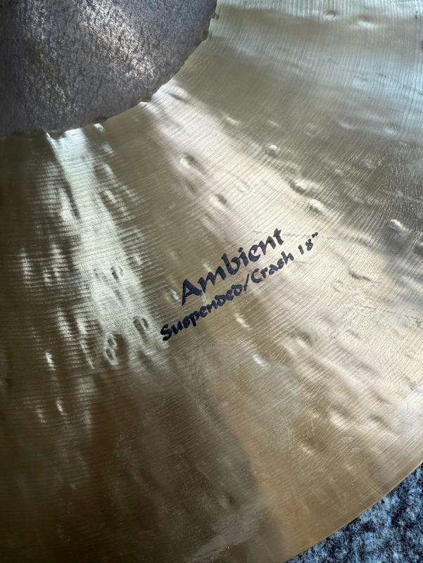 Majestic MAJIC Crash 18" Ambient suspended