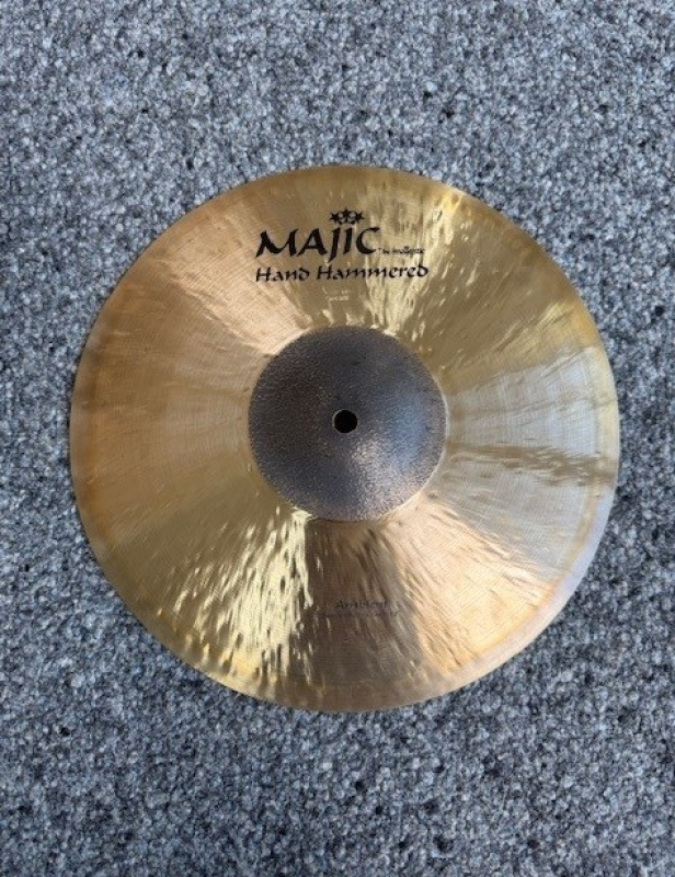 Majestic MAJIC Crash 12" Ambient suspended